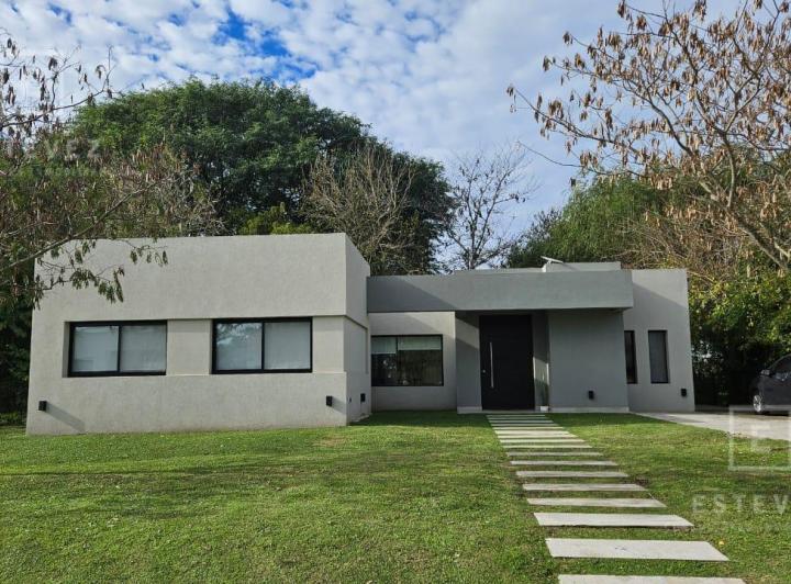 Casa · 170m² · 5 Ambientes · 2 Cocheras