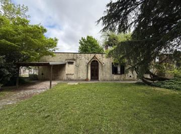 Casa · 272m² · 6 Ambientes · 5 Cocheras · Casaquinta en Venta en Ministro Rivadavia