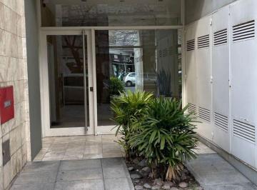 Departamento de 2 ambientes, Villa Urquiza · Es un Hermoso Semipiso Al Frente Noveno Piso No Último, a 3 Cuadras Triunviratoest. J. m. Rosas Subte