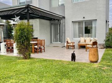 Casa · 230ha · 5 Ambientes · 3 Cocheras · Alquiler Anual Casa en Castaños Sin Muebles