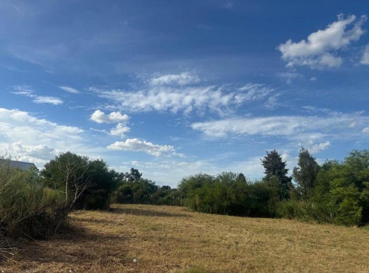 Terreno · 736m²