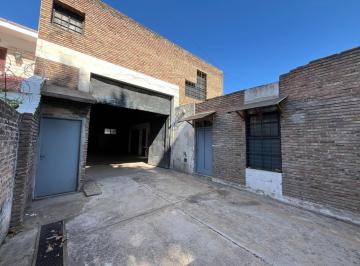 Bodega-Galpón · 300m² · 3 Cocheras · Galpon en Alquiler. Excelente Estado
