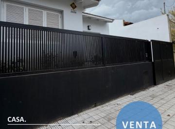 Casa de 4 ambientes, Tandil · Casa a La Venta Ubicada en Calle 1ro de Mayo 1200.