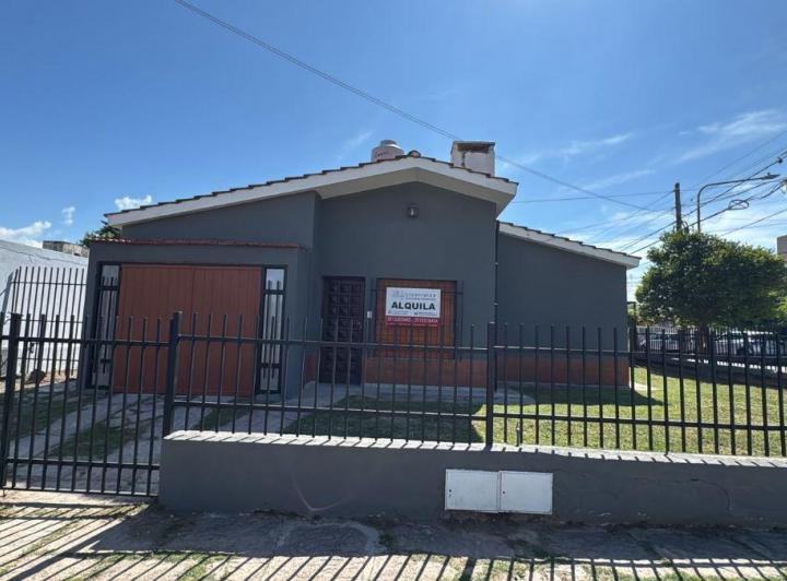 Casa · 80m² · 2 Ambientes · 1 Cochera
