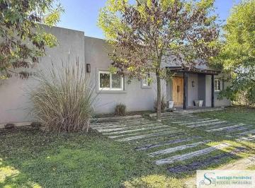Casa de 4 ambientes, Pilar · Casa 3 Dorm. Parrilla Jardin en Bc El Aljibe Manzanares