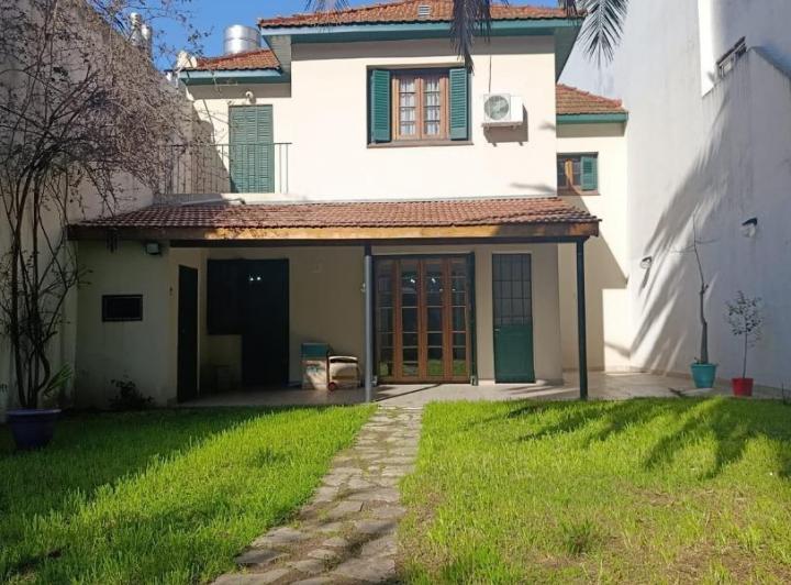 Casa · 126m² · 4 Ambientes · 1 Cochera