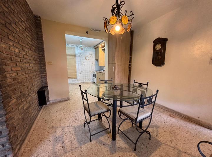 Casa · 160m² · 4 Ambientes · 3 Cocheras