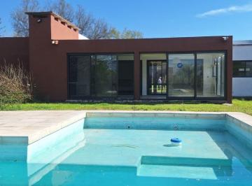 Casa · 300m² · 3 Dormitorios · 2 Cocheras · Casa - Causana