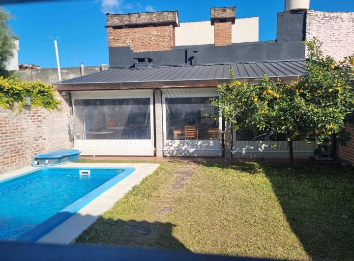 Casa · 90m² · 3 Ambientes · 1 Cochera