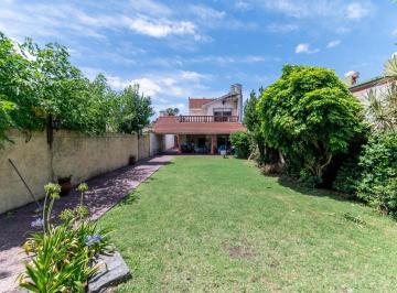 Casa · 115m² · 5 Ambientes · 2 Cocheras · Venta Casa 4 Ambientes en Banfield