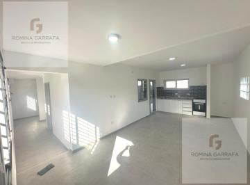 Casa · 105m² · 4 Ambientes · 1 Cochera · Casa en Alquiler en Berisso, Tres Dorm..