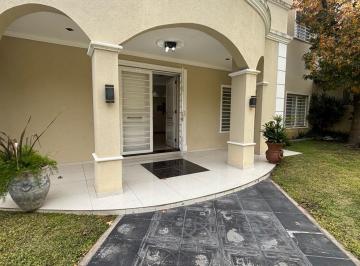 Casa · 1955m² · 6 Ambientes · 2 Cocheras · Venta Casa Importante Barrio El Trebol 1955 m² Quincho Cerrado Piscina