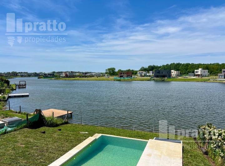 Casa · 216m² · 7 Ambientes