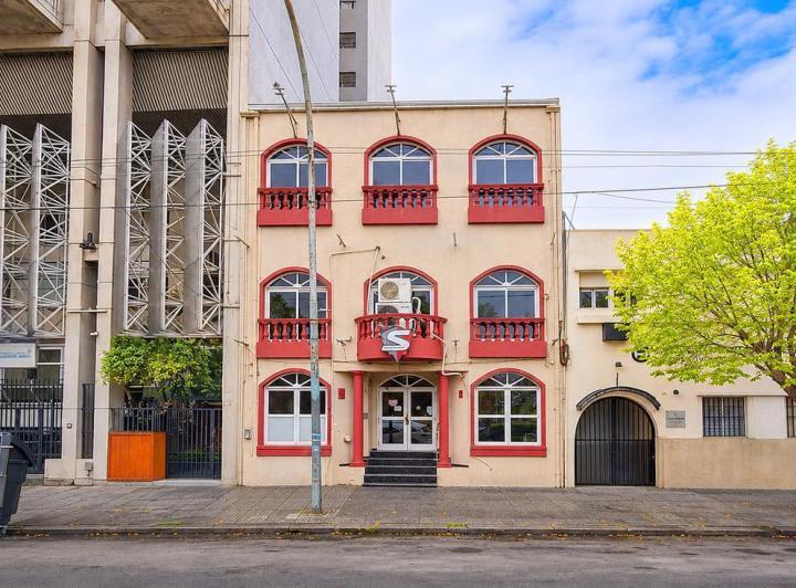 Local comercial · 690m²