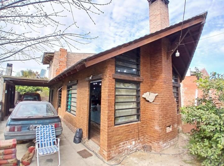 Casa · 60m² · 3 Ambientes · 2 Cocheras