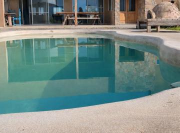 Casa · 180m² · 5 Ambientes · 2 Cocheras · Alquiler Temporal /casa en Medal Country Club