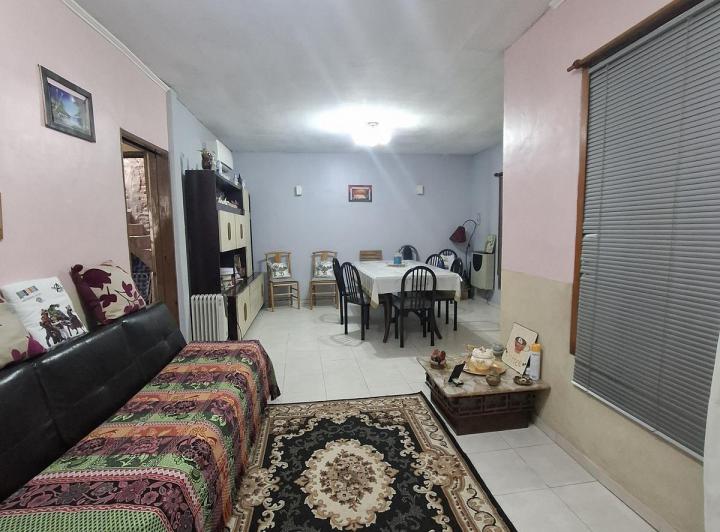 Casa · 200m² · 4 Ambientes · 4 Cocheras