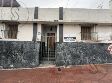 Casa · 163m² · 6 Ambientes · Venta Casa Proyecto en Inmejorable Ubicacion!