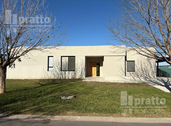 Casa · 160m² · 6 Ambientes · 2 Cocheras