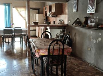 Casa · 120m² · 5 Ambientes · 1 Cochera · Casa en Barrio Los Olivos