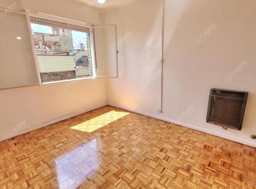 Departamento · 33m² · 2 Ambientes · San Nicolas 2200 - Villa del Parque - 3° X Escalera - Bajas Expensas