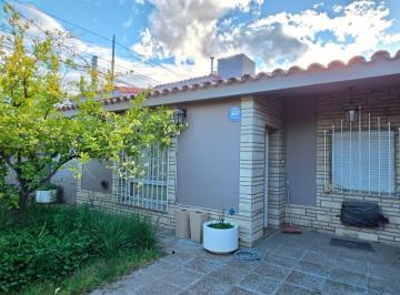 Casa · 169m² · 4 Ambientes · 1 Cochera · Alquiler Casa 3 Dormi Garaje - Bº Provincias Unidas - Neuquén Capital