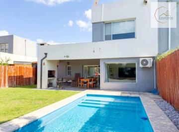 Casa · 100m² · 5 Ambientes · 2 Cocheras · Casa en Venta. Casas de Santa Maria, Villanueva, Tigre, Fitz Roy Al 5600