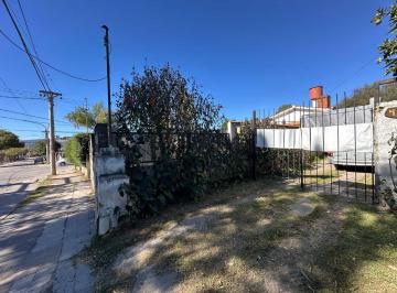 PH · 74m² · 12 Ambientes · 1 Cochera · Venta PH Centro Carlos Paz. 3 Dorm, Amplio Patio.