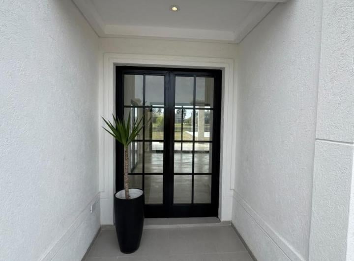 Casa · 184m² · 5 Ambientes · 2 Cocheras