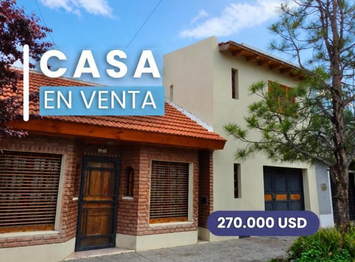Casa · 212m² · 8 Ambientes · 1 Cochera