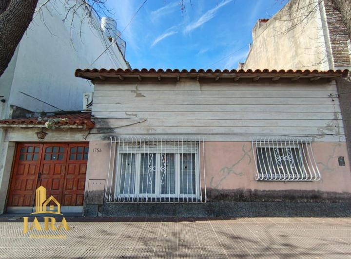 Casa · 300m² · 6 Ambientes · 1 Cochera