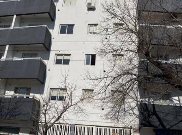 Garage · 10m² · Cochera en 7 Entre 32 y 33