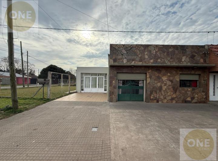 Casa · 190m² · 4 Ambientes · 2 Cocheras
