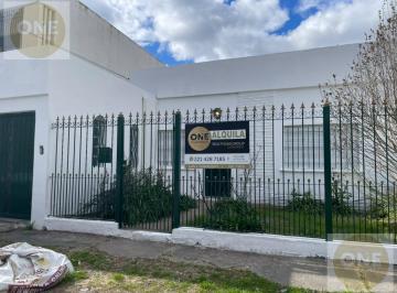 Casa · 300m² · 3 Ambientes · 1 Cochera · Casa en Alquiler 3 Ambientes + Cochera + Lavadero