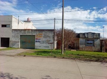 Bodega-Galpón · 364m² · Se Vende Casa a Refaccionar/galpón. Terreno Doble.