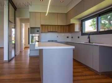 Casa · 228m² · 6 Ambientes · 2 Cocheras · Casa en Venta Pilará La Calesa Lote Interno - Una Planta