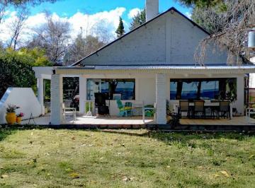 Casa · 141m² · 5 Ambientes · Venta Casa Primera Fila Frente Al Lago - Club Mari Menuco