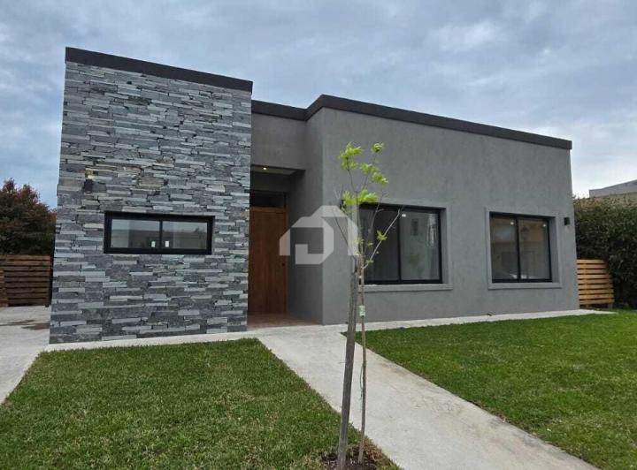 Casa · 150m² · 4 Ambientes · 2 Cocheras