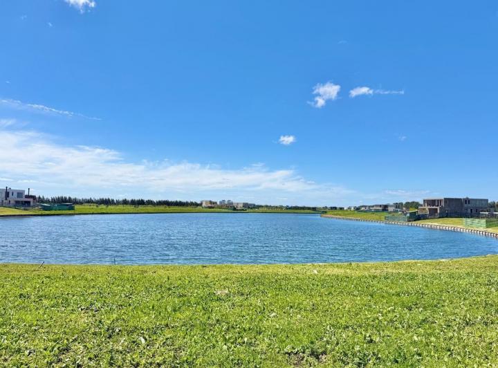 Terreno · 744m²