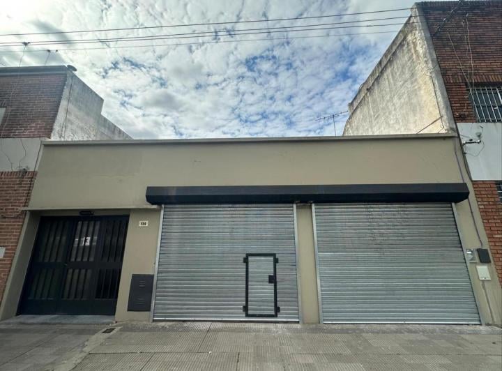 Local comercial · 61m²