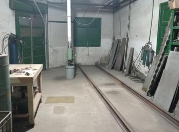Terreno · 457m² · Terreno con Galpón a Demoler en Venta en Zona Industrial