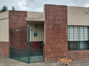 PH · 110m² · 4 Ambientes · 1 Cochera · Venta PH 4 Amb, Castelar Sur, Cochera