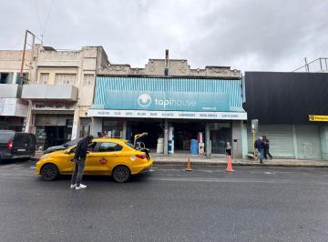 Local comercial de 10 ambientes, Córdoba · Venta. Local Comercial Calle Rivadavia, Centro. 12 m² Frente. 2 Pisos. 400 M²! Excelente Ubicación!