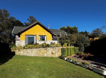 Quinta vacacional · 80m² · 3 Ambientes · 1 Cochera · Casa Quinta en Venta en Sierra de Los Padres, Mar del Plata, General Pueyrredón