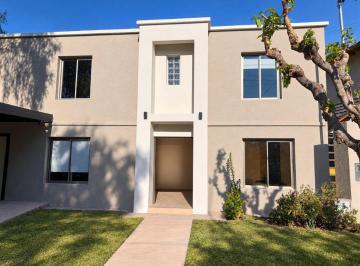Casa · 260m² · 6 Ambientes · 2 Cocheras · Venta Casa Barrio Privado Guaymallen Mendoza