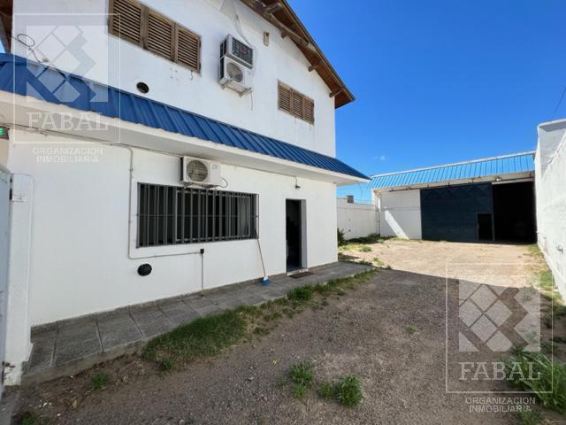 Bodega-Galpón · 285m² · 3 Ambientes · 10 Cocheras