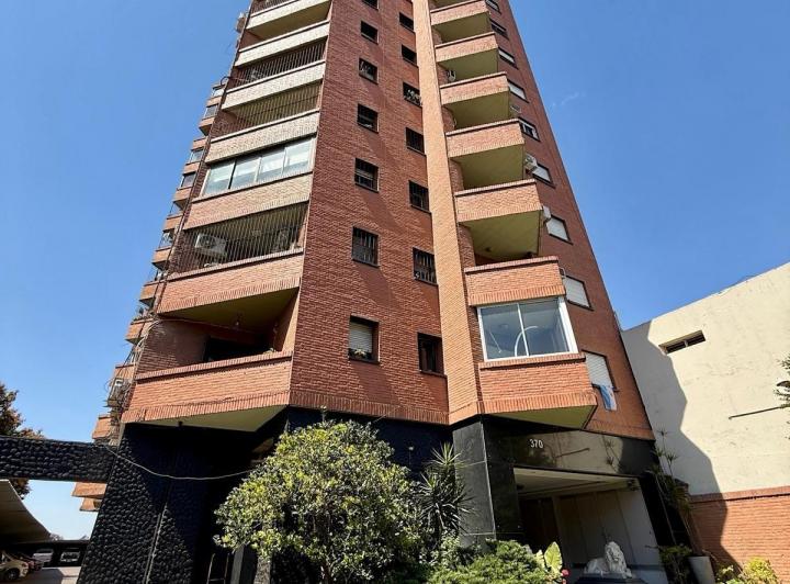 Departamento · 240m² · 10 Ambientes · 2 Cocheras