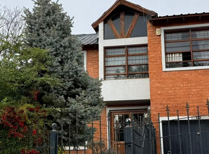 Casa · 142m² · 3 Ambientes · 1 Cochera