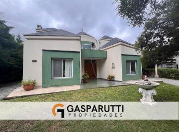 Casa · 300m² · 4 Ambientes · 5 Cocheras · Casa en Venta en Barrio Septiembre - Escobar - Apto Credito