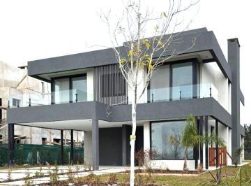 Casa de 7 ambientes, Tigre · Casa de Diseño en Los Puentes, Nordelta
